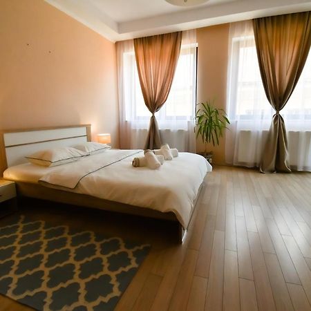 Ferienwohnung Db Apt - Comfort And Space In The Heart Of Old Town Brașov Exterior foto