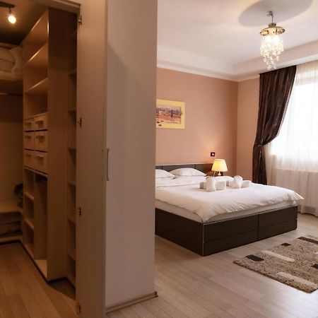 Ferienwohnung Db Apt - Comfort And Space In The Heart Of Old Town Brașov Exterior foto