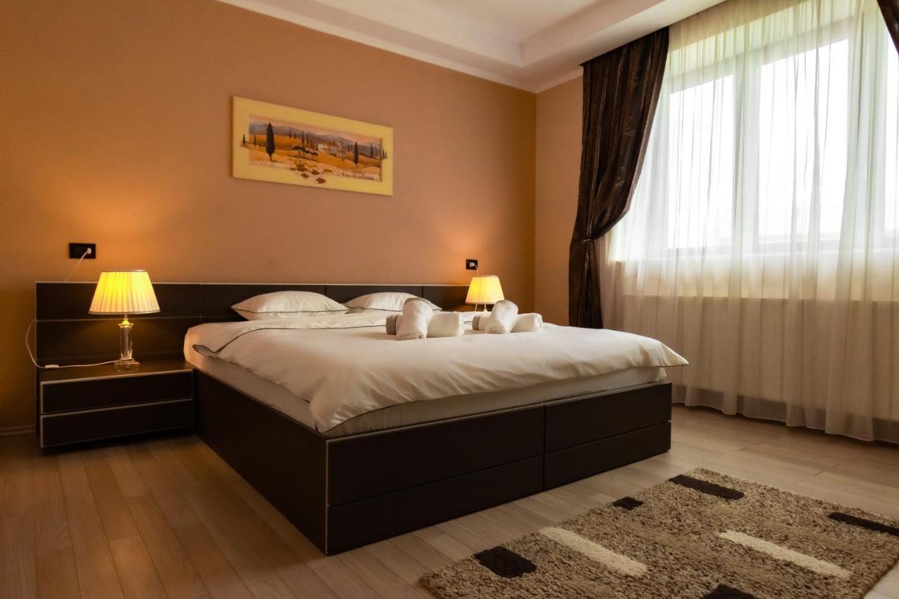 Ferienwohnung Db Apt - Comfort And Space In The Heart Of Old Town Brașov Exterior foto