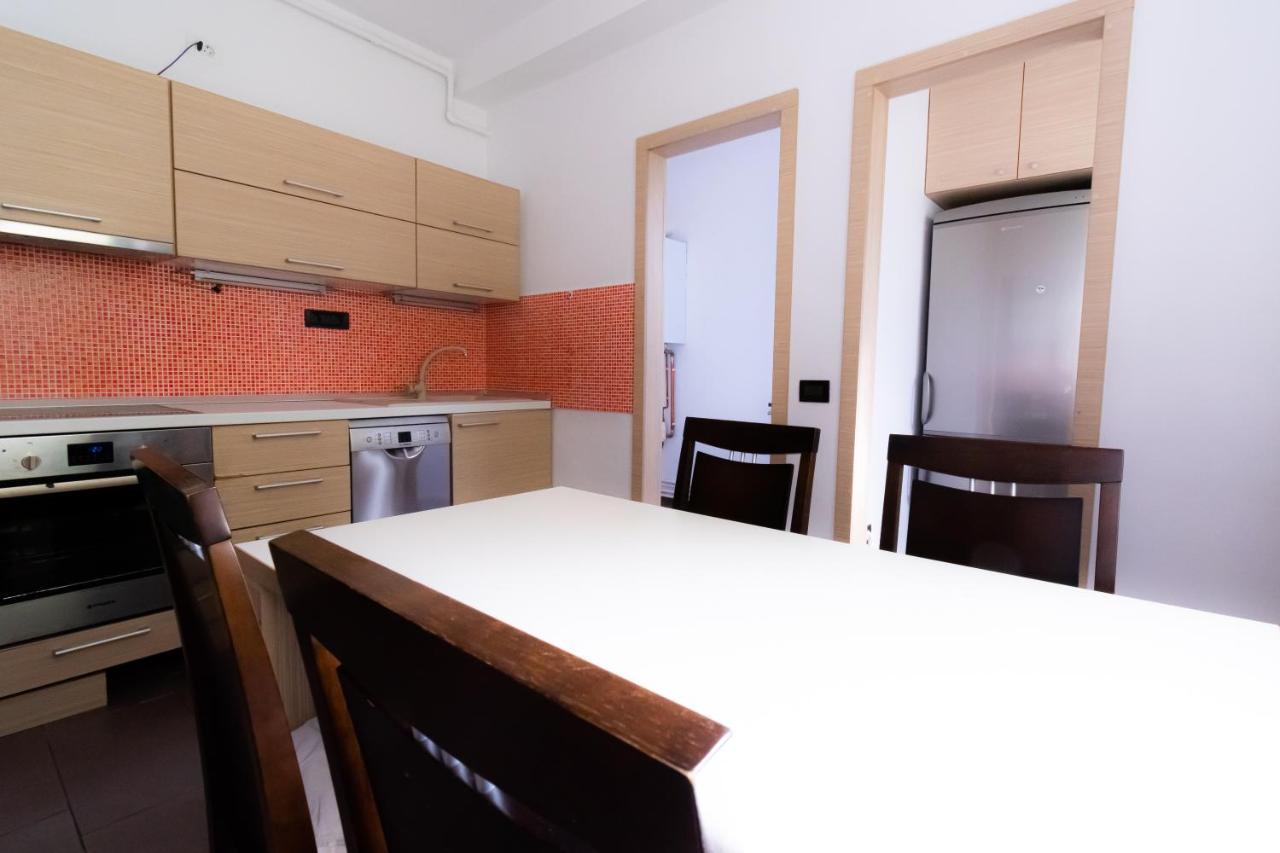 Ferienwohnung Db Apt - Comfort And Space In The Heart Of Old Town Brașov Exterior foto